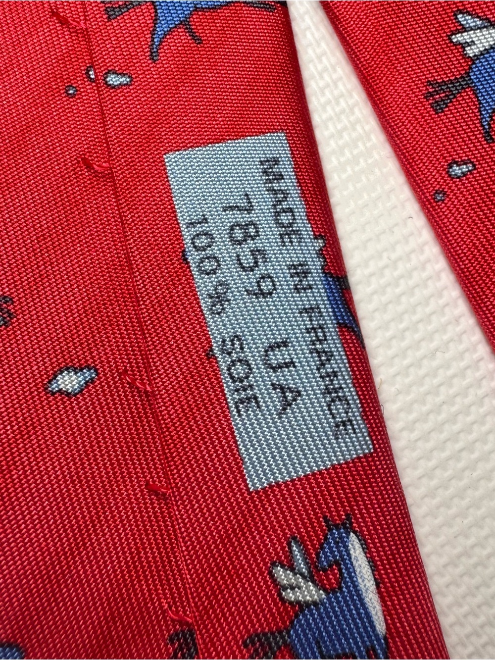 HERMÈS Paris silk tie funny Pegasus pattern 5243 SA. - Picture 4 of 6